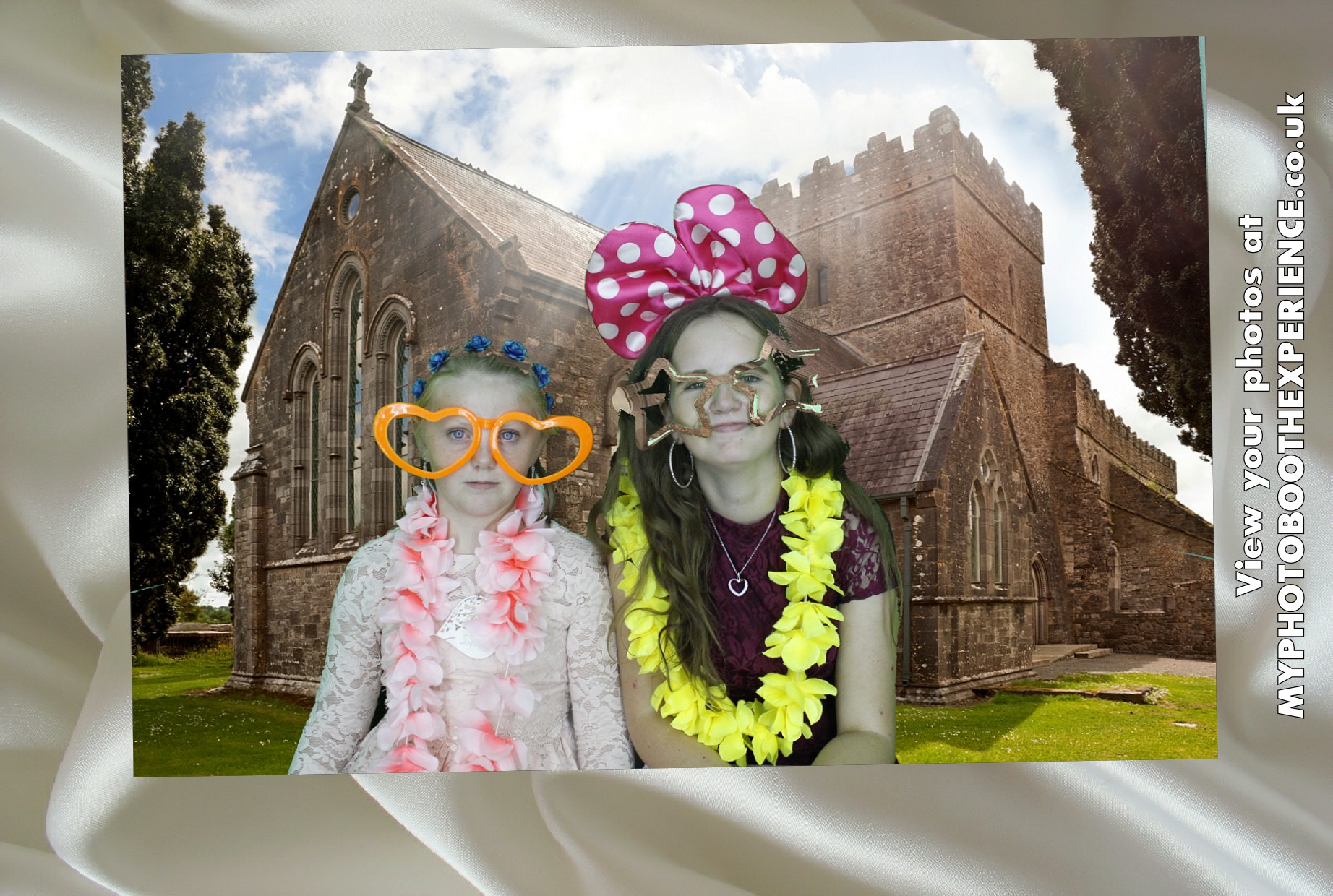Rebecca and Warren's Wedding | View more photos from the event at gallery.myphotoboothexperience.co.uk/u/MyPhotoBoothExperienceLtd/Rebecca-and-Warrens-Wedding